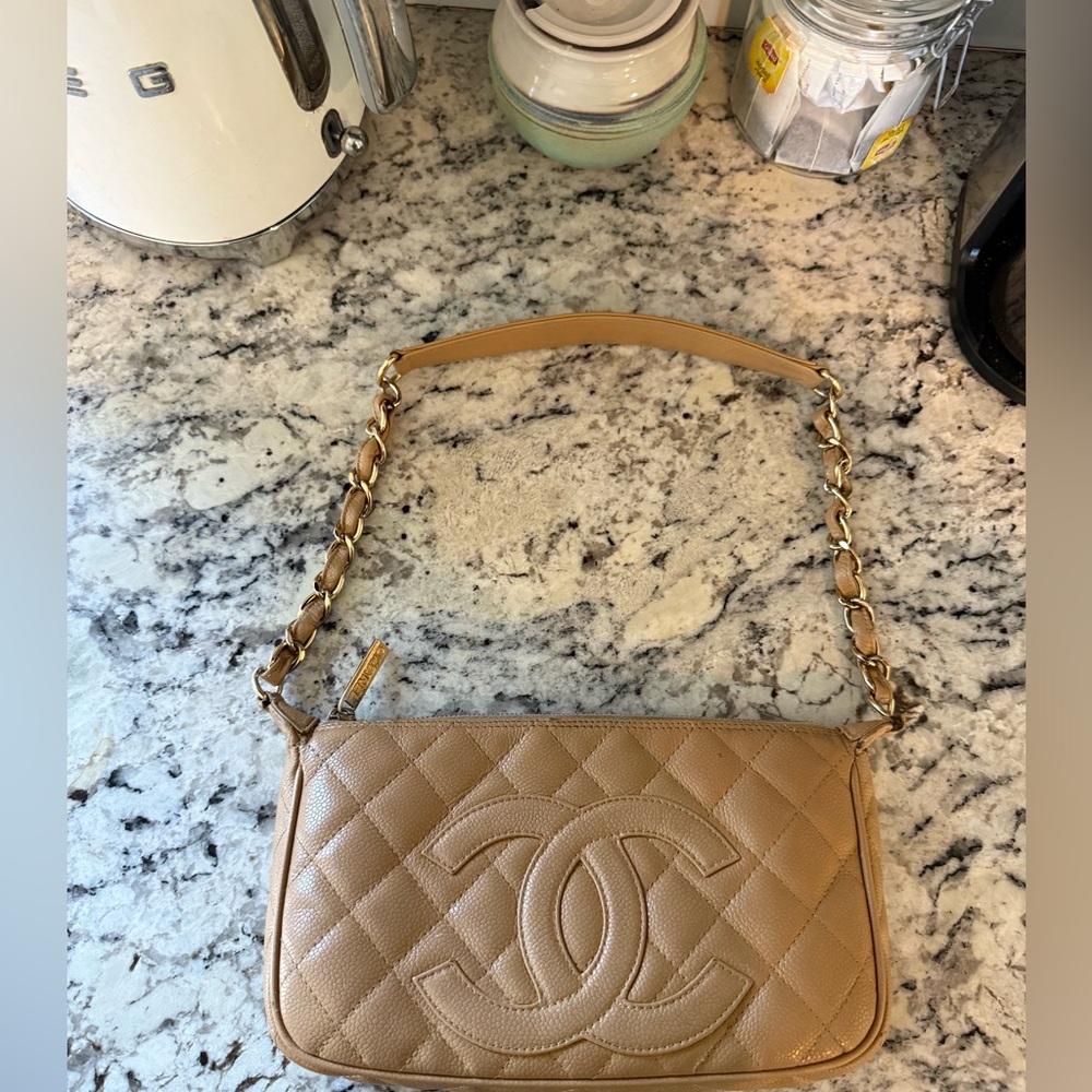 Chic Tan Quilted Shoulder Bag